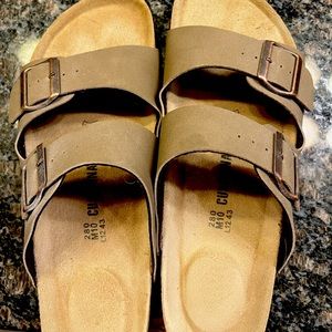 New - tried on once** Cushionaire Mens Size 10 No box